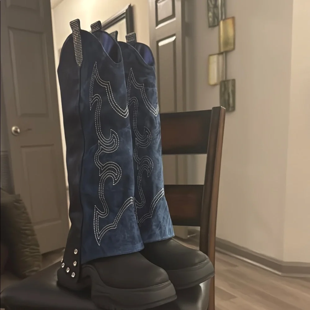 CAPE ROBBIN denim fold-over platform boots with rhinestone and Western-style❣️